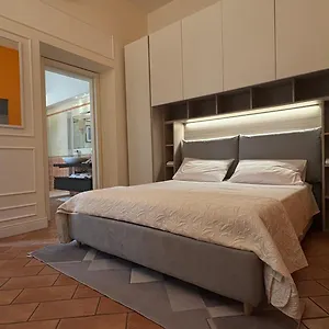 Indipendent With Terrace - Parking Apartment